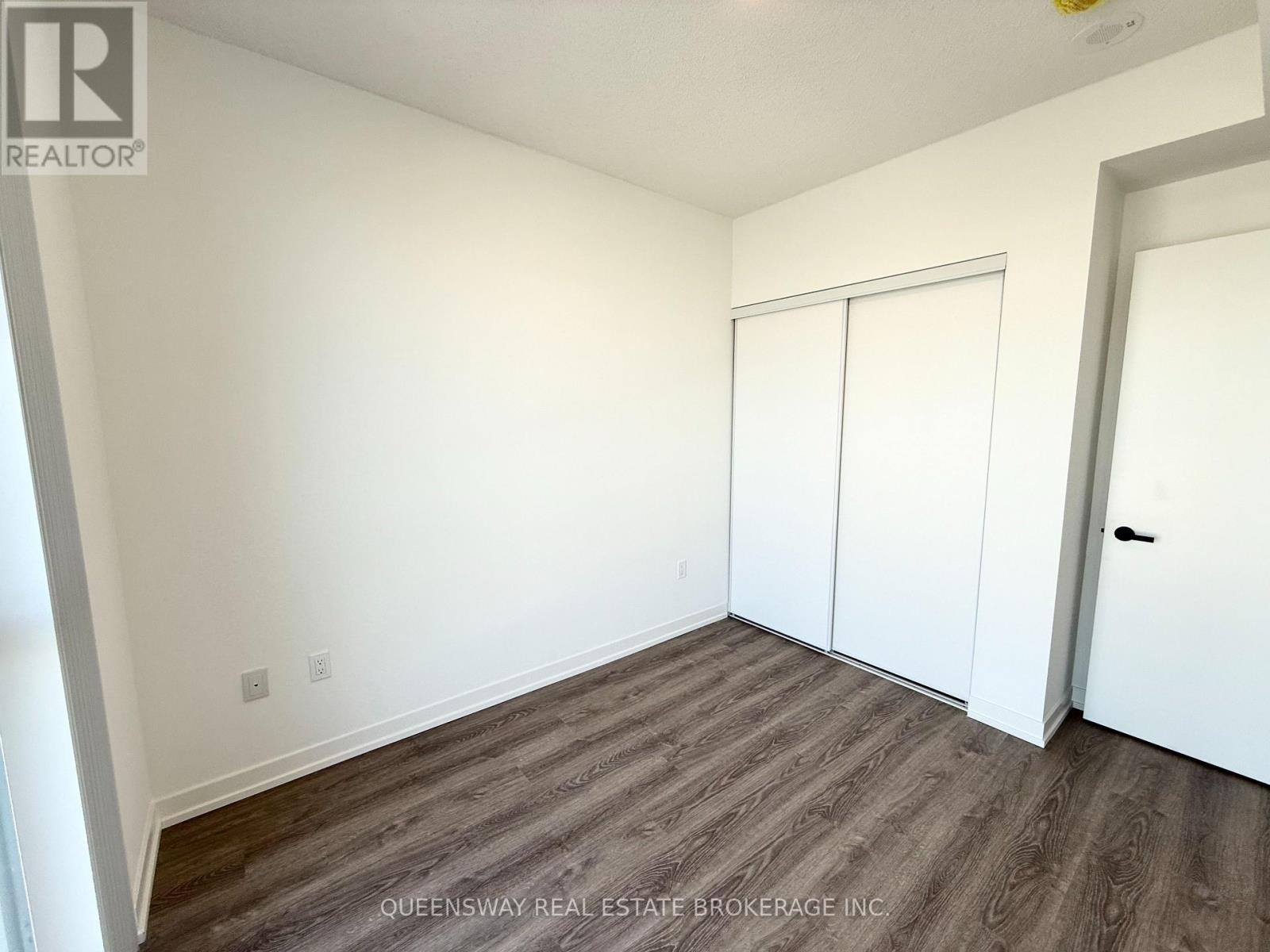2805 - 8 Interchange Wy Way, Vaughan, Ontario  L4K 5Z7 - Photo 4 - N12673490