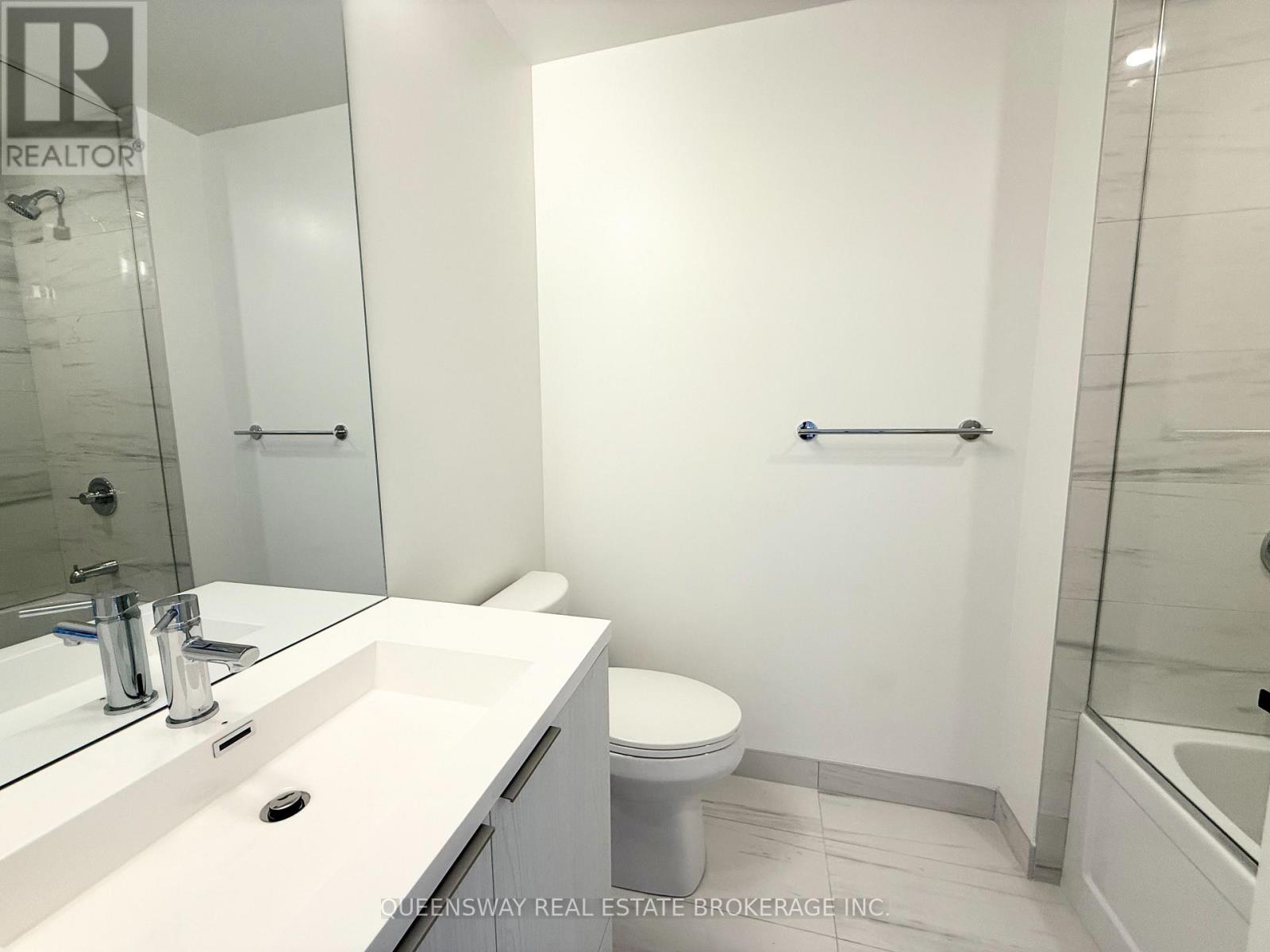 2805 - 8 Interchange Wy Way, Vaughan, Ontario  L4K 5Z7 - Photo 7 - N12673490