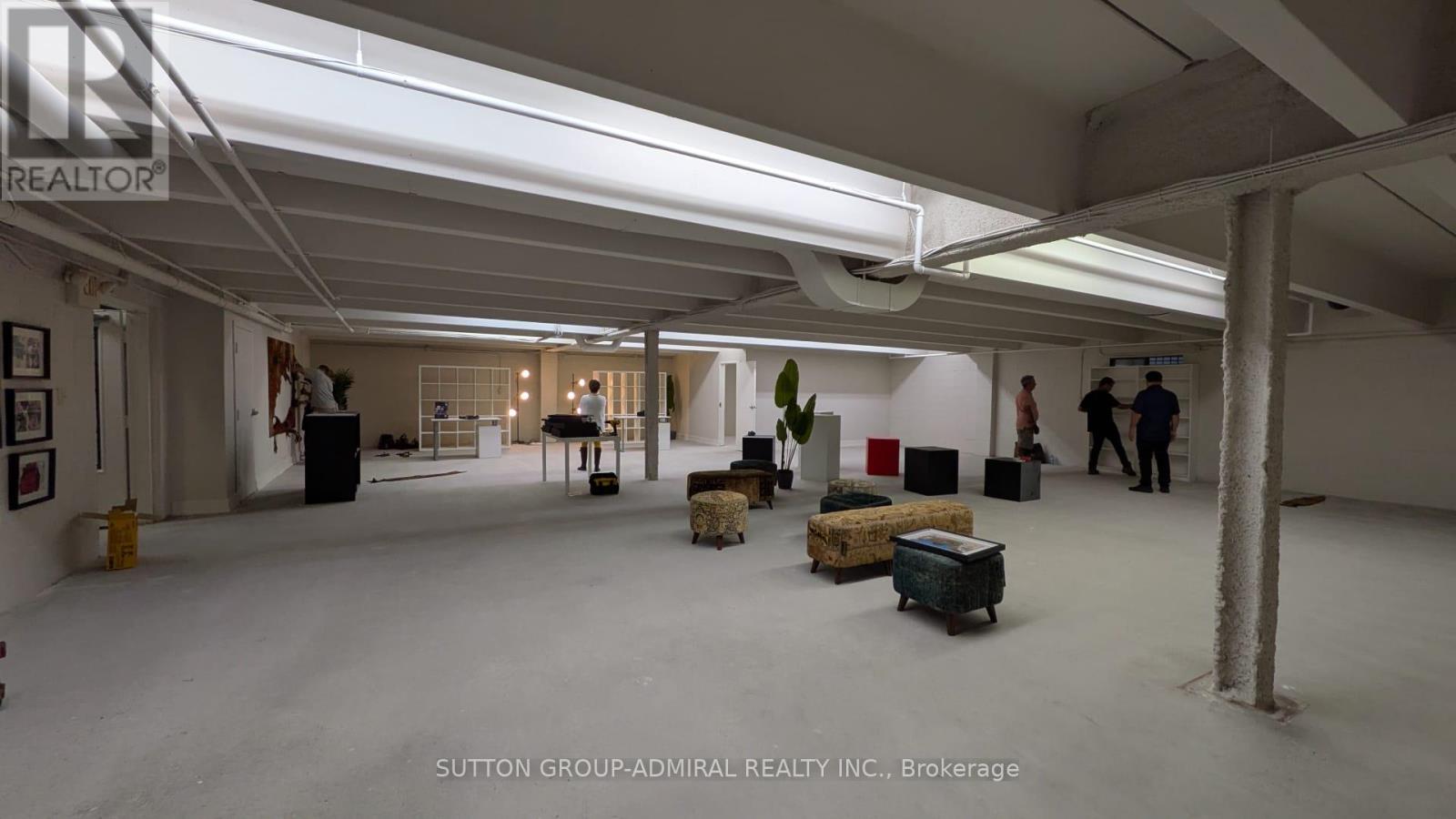 Lower - 10794 Yonge Street, Richmond Hill, Ontario  L4C 3E4 - Photo 3 - N12673498