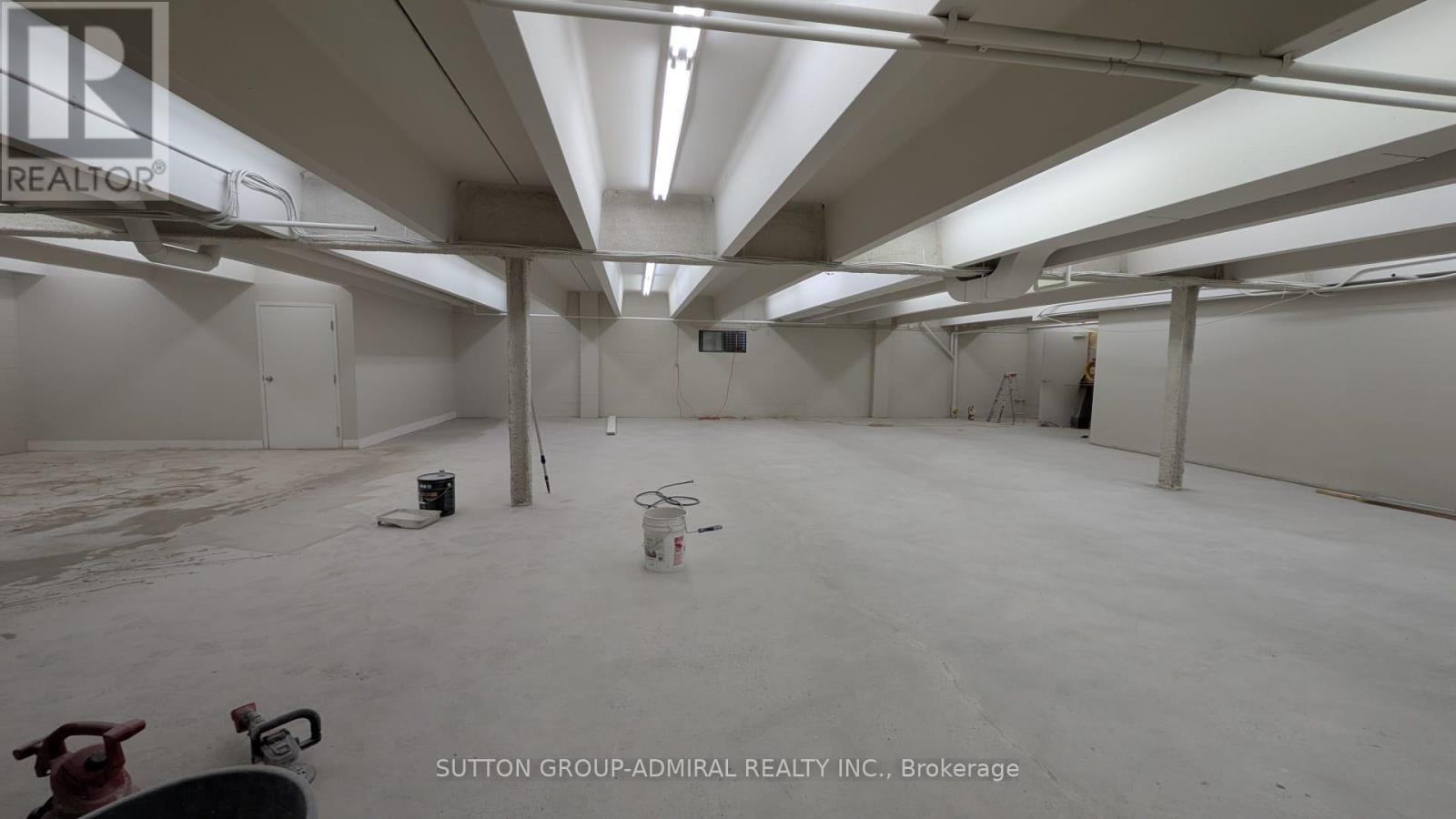 Lower - 10794 Yonge Street, Richmond Hill, Ontario  L4C 3E4 - Photo 4 - N12673498