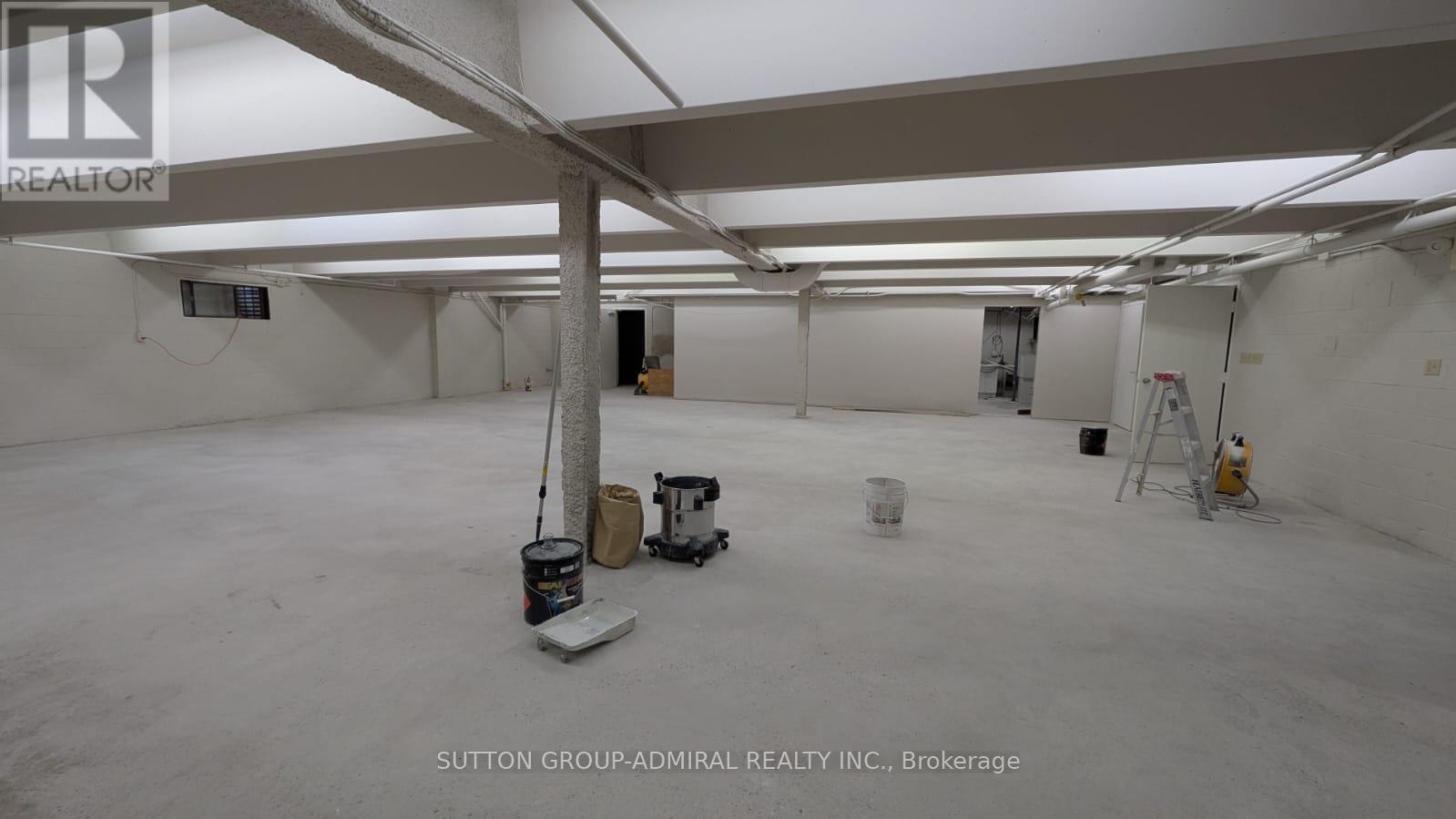 Lower - 10794 Yonge Street, Richmond Hill, Ontario  L4C 3E4 - Photo 5 - N12673498