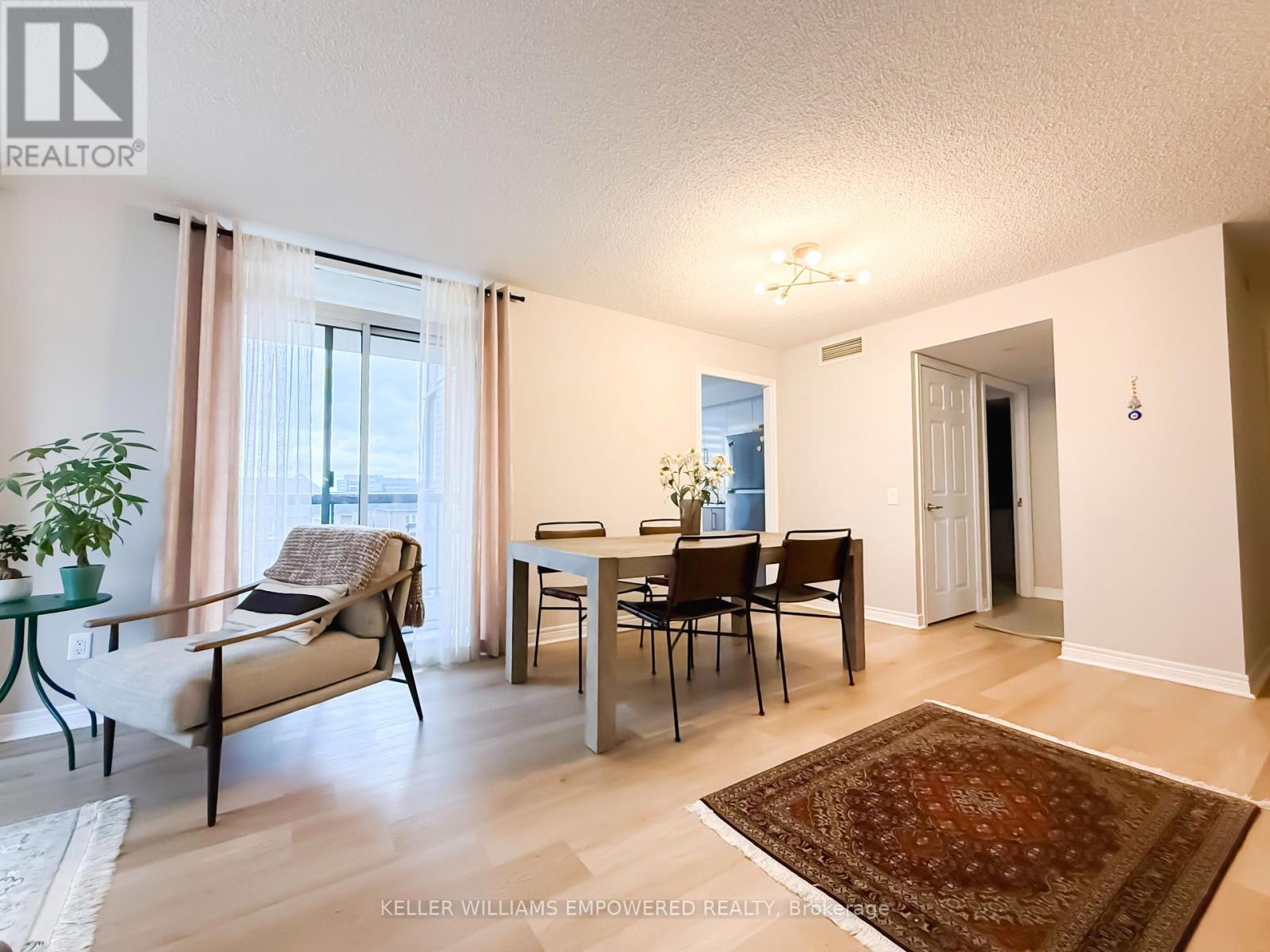 302 - 51 Times Avenue, Markham, Ontario  L3T 7X7 - Photo 4 - N12673504