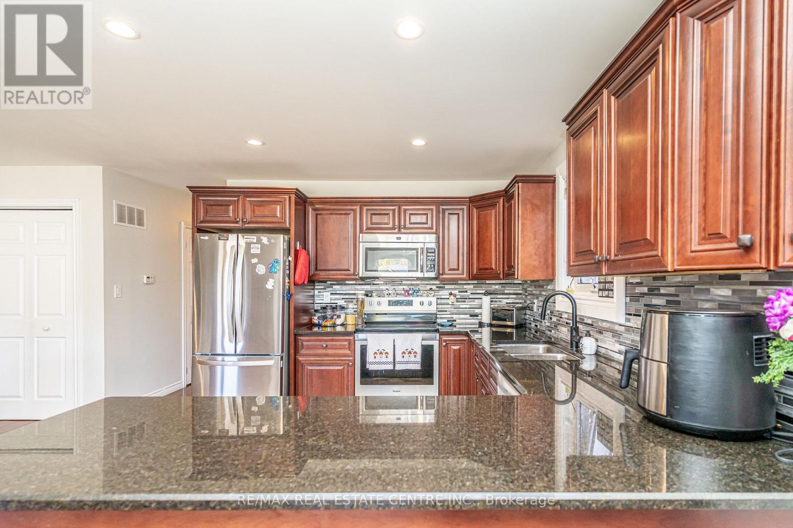 95 Avonmore Crescent, Orangeville, Ontario  L9W 3C2 - Photo 13 - W12673368