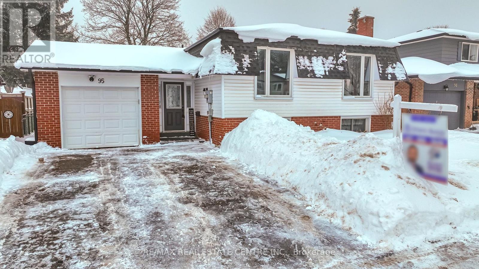 95 Avonmore Crescent, Orangeville, Ontario  L9W 3C2 - Photo 3 - W12673368