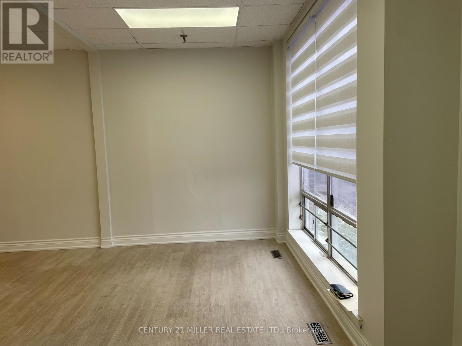 7 - 1121 Invicta Street, Oakville, Ontario  L6H 2R2 - Photo 7 - W12673420