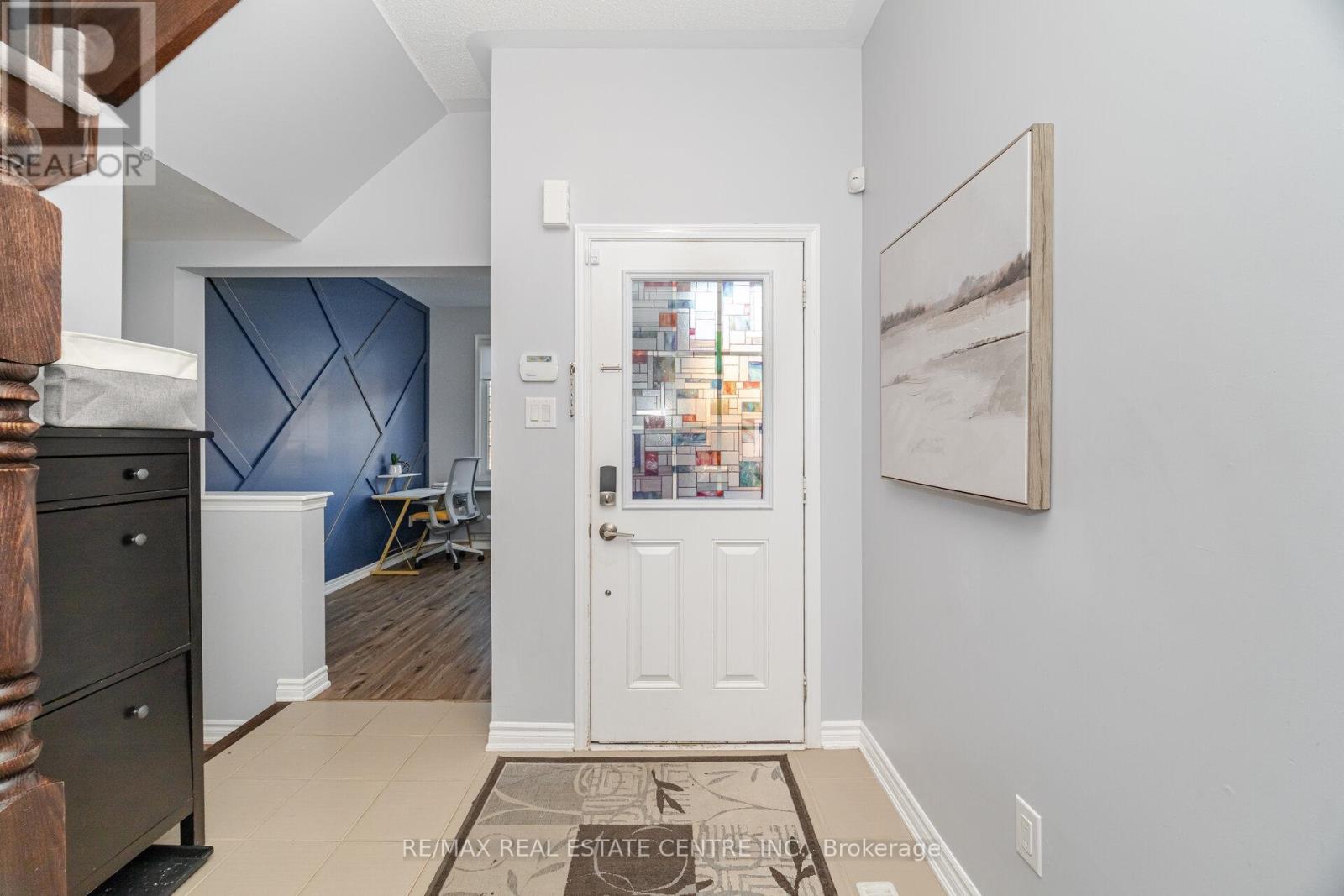 322 Chuchmach Close, Milton, Ontario  L9T 8B5 - Photo 4 - W12673450