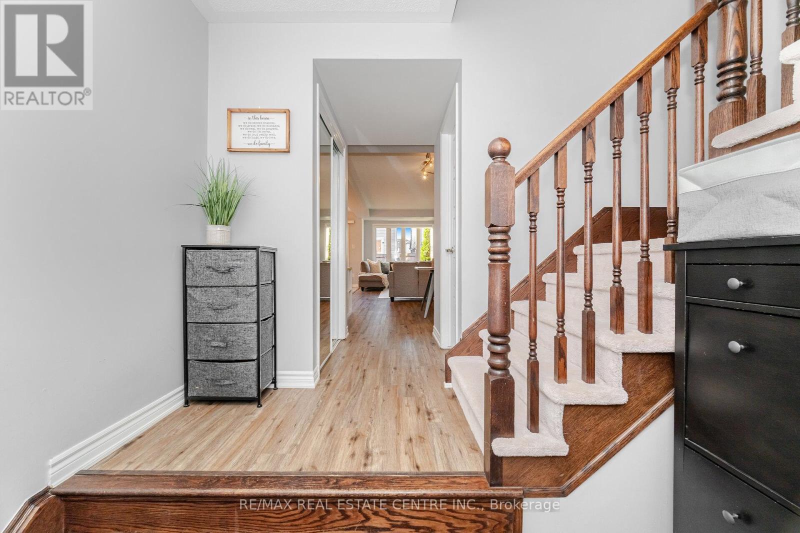 322 Chuchmach Close, Milton, Ontario  L9T 8B5 - Photo 7 - W12673450