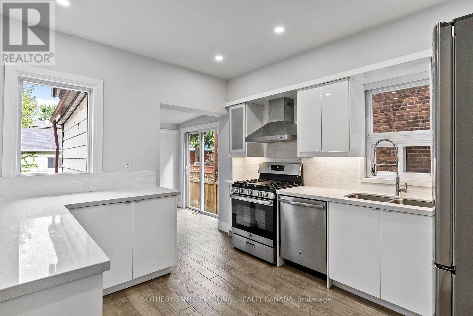 375 Westmoreland Avenue, Toronto, Ontario  M6H 3A6 - Photo 12 - W12673508