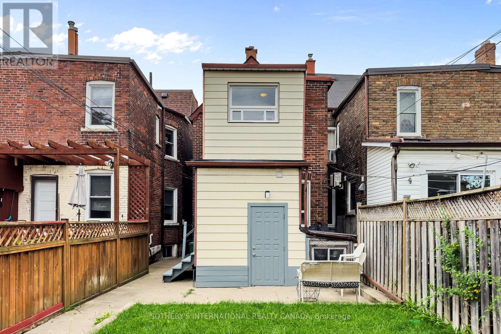 375 Westmoreland Avenue, Toronto, Ontario  M6H 3A6 - Photo 24 - W12673508