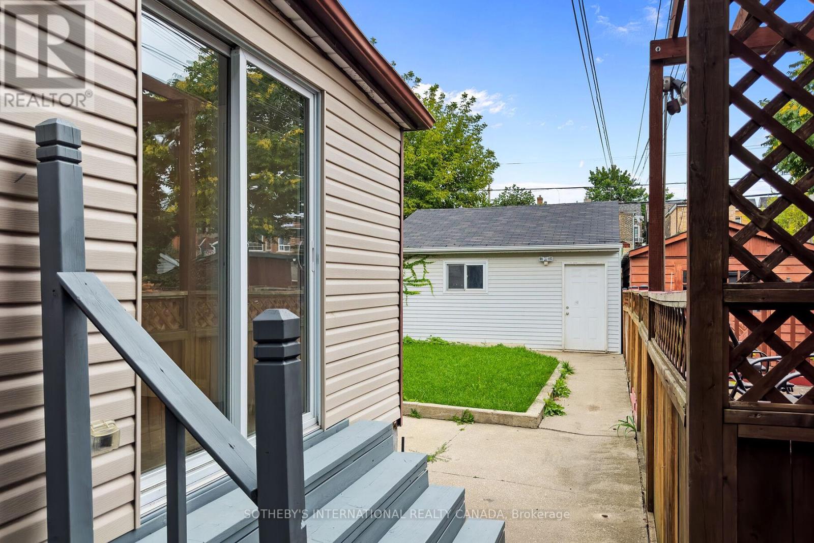 375 Westmoreland Avenue, Toronto, Ontario  M6H 3A6 - Photo 26 - W12673508