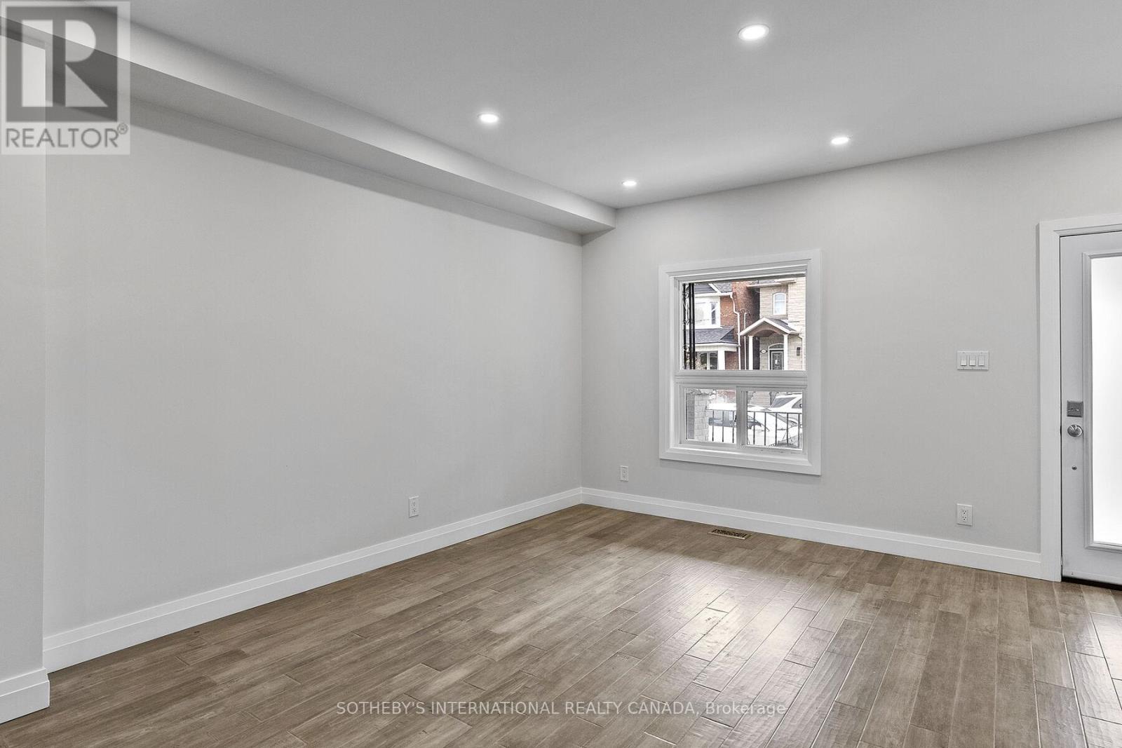 375 Westmoreland Avenue, Toronto, Ontario  M6H 3A6 - Photo 6 - W12673508