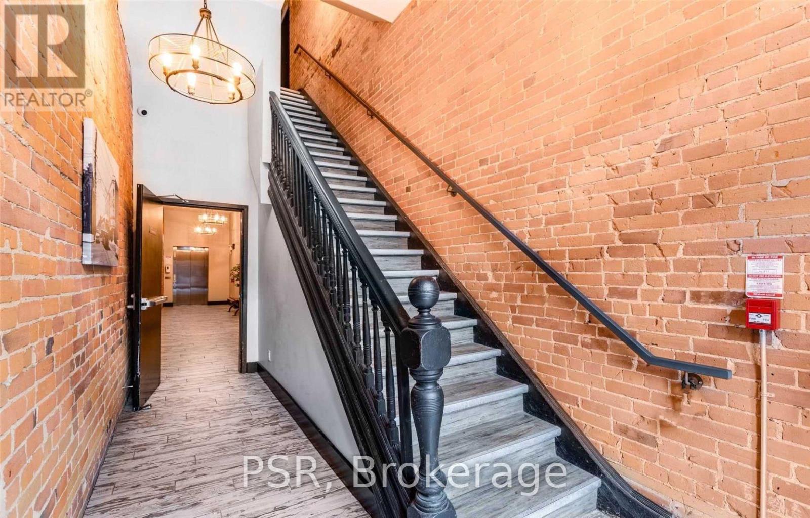 217 - 2870 Dundas Street W, Toronto, Ontario  M6P 1Y8 - Photo 2 - W12673510