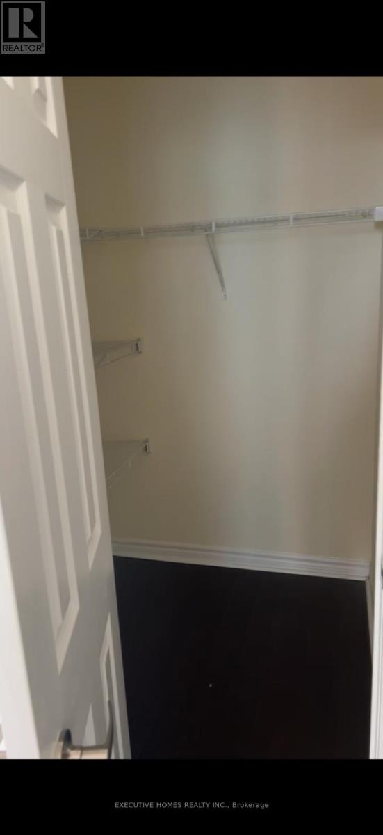 1705 - 335 Rathburn Road, Mississauga, Ontario  L5B 0C8 - Photo 5 - W12673520