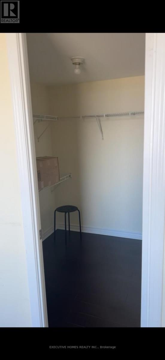 1705 - 335 Rathburn Road, Mississauga, Ontario  L5B 0C8 - Photo 9 - W12673520