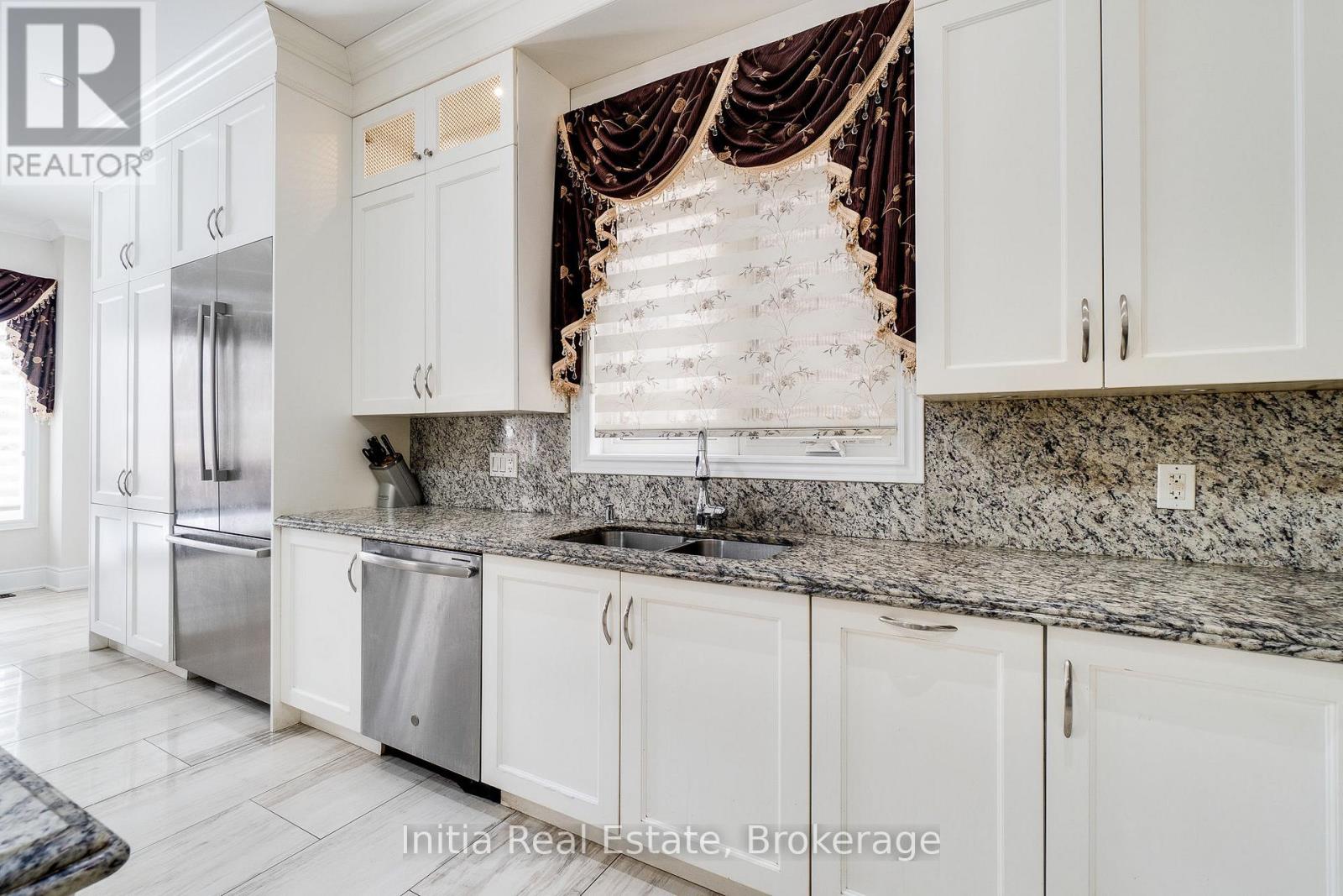 12 Erintown Crescent S, Brampton, Ontario  L6P 4H2 - Photo 19 - W12673528