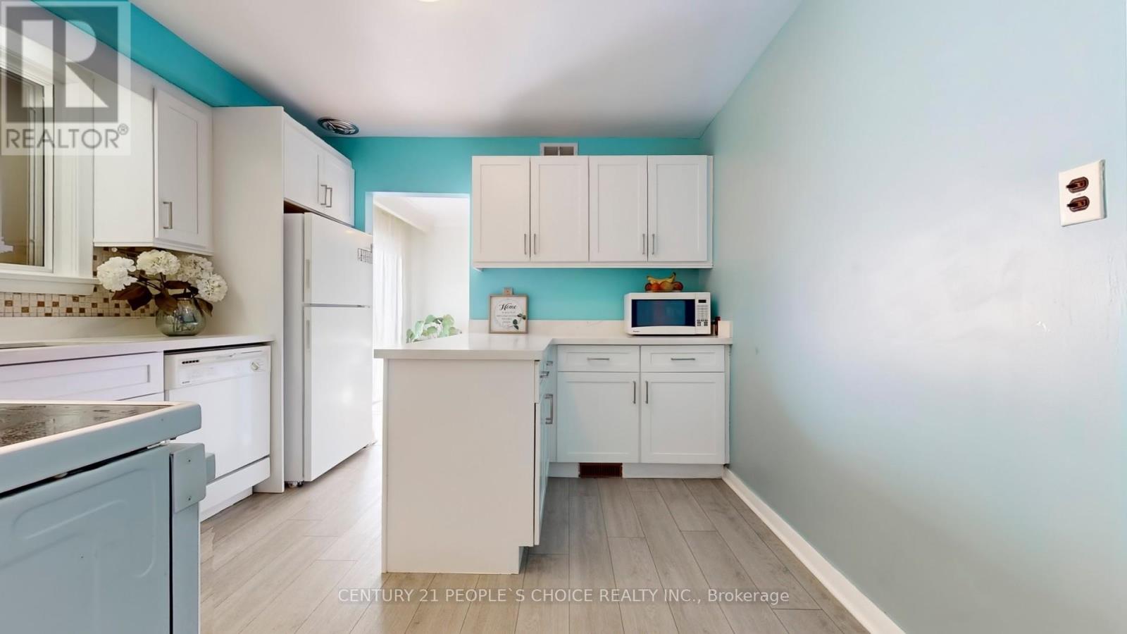 35 Westhumber Boulevard, Toronto, Ontario  M9W 3M5 - Photo 13 - W12673530