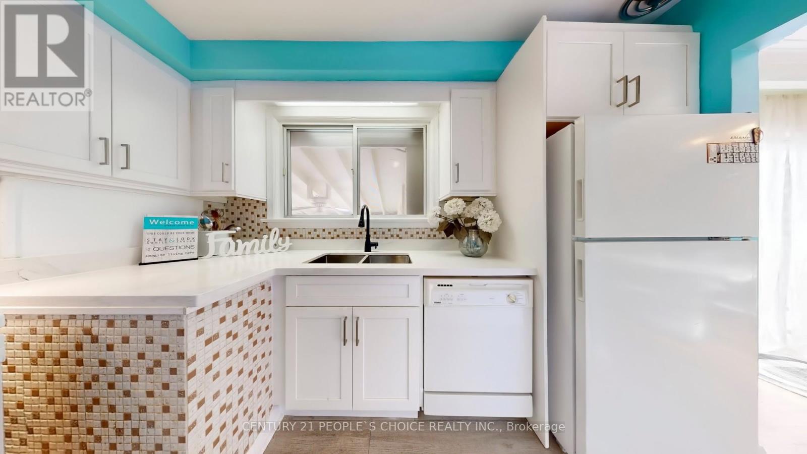 35 Westhumber Boulevard, Toronto, Ontario  M9W 3M5 - Photo 15 - W12673530