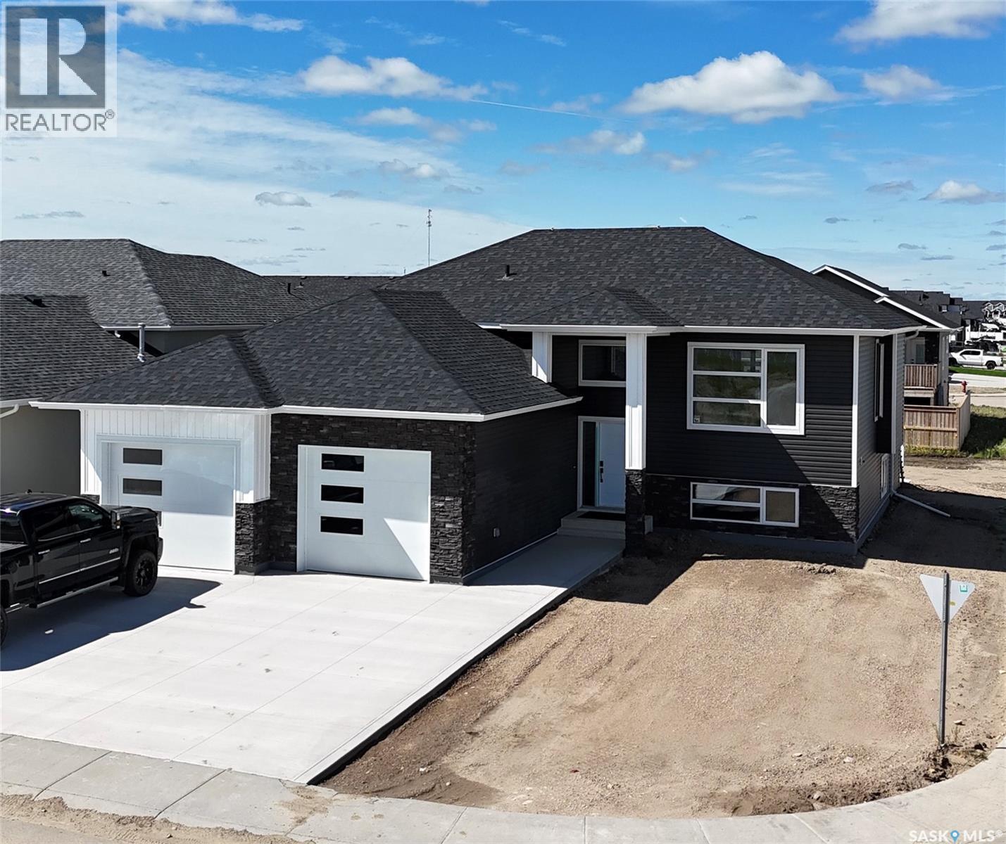 806 Ballesteros Crescent, Warman, Saskatchewan  S0K 4S4 - Photo 1 - SK026357