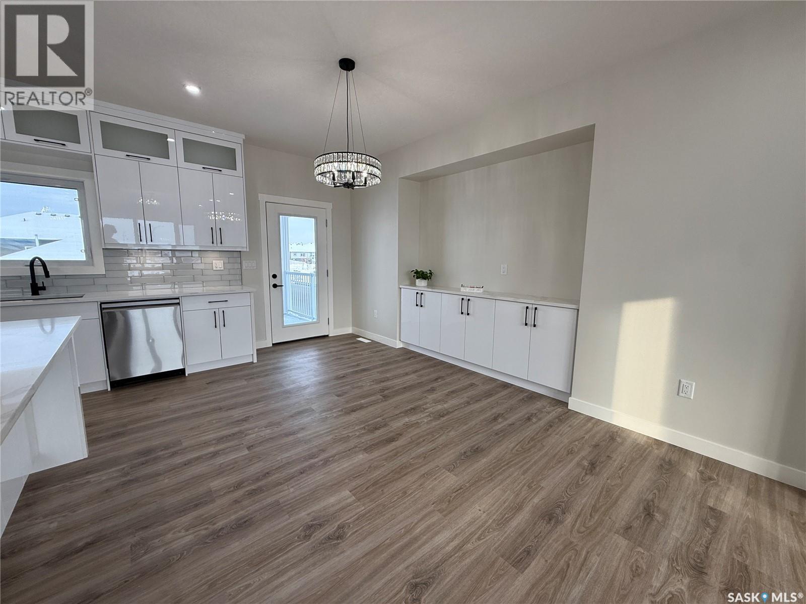 806 Ballesteros Crescent, Warman, Saskatchewan  S0K 4S4 - Photo 6 - SK026357