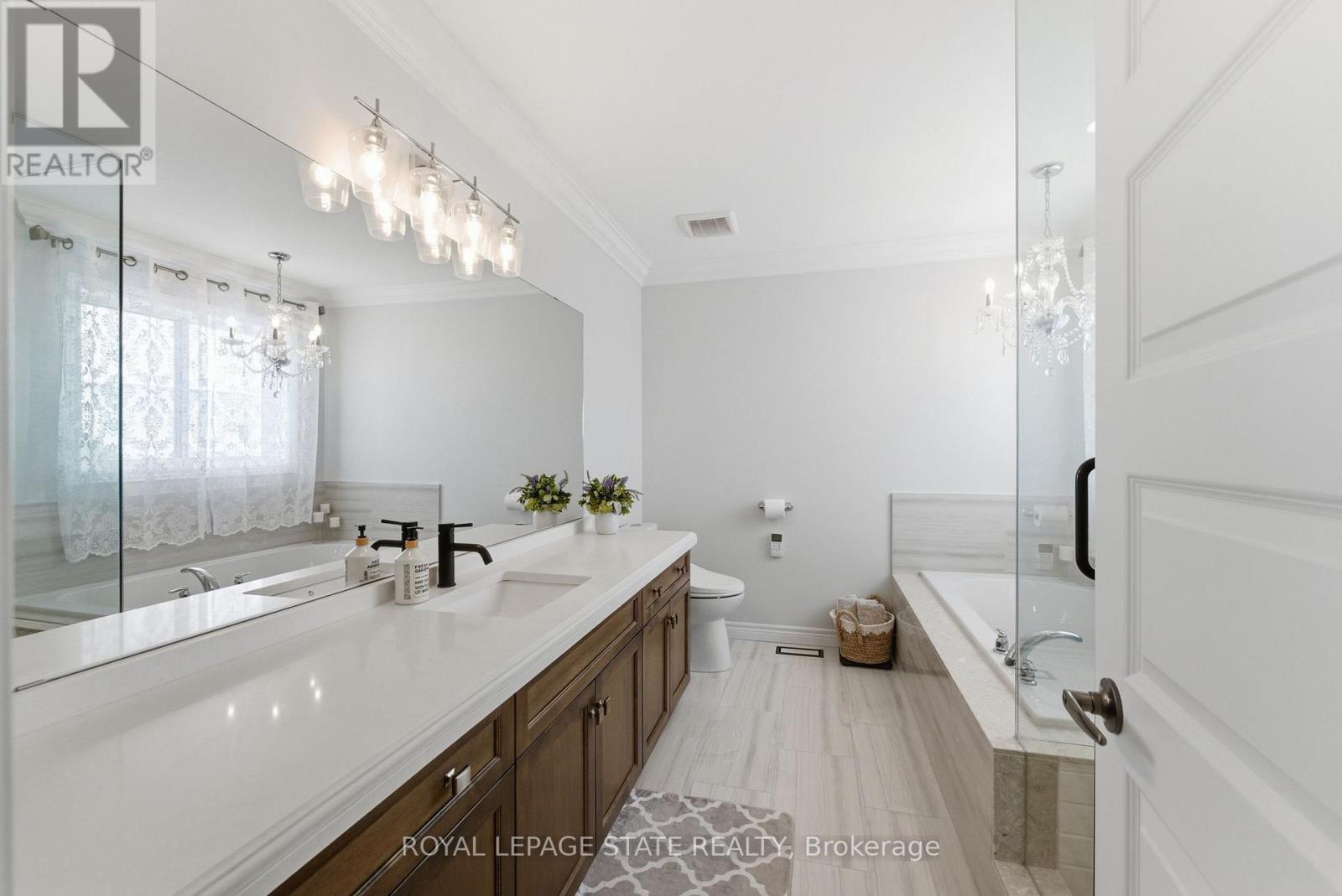 16 Festival Way, Hamilton, Ontario  L0R 1C0 - Photo 30 - X12673376