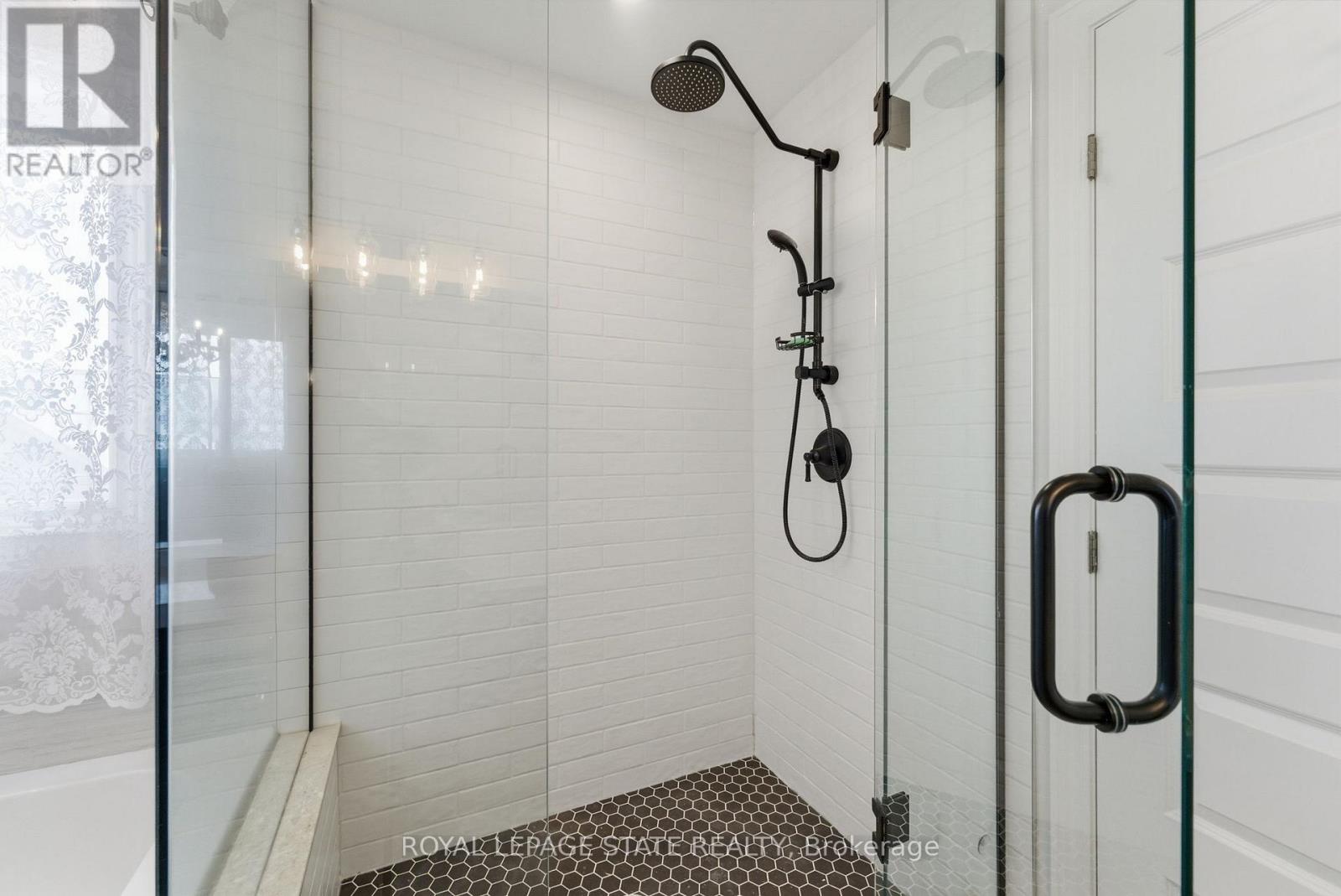 16 Festival Way, Hamilton, Ontario  L0R 1C0 - Photo 31 - X12673376