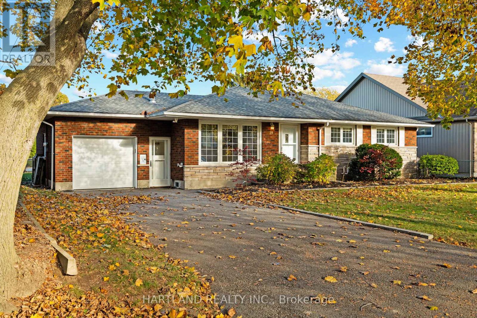 19 KENWORTH DRIVE, St. Catharines, Ontario