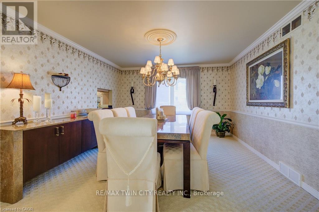 592 Manorwood Court, Waterloo, Ontario  N2K 3L7 - Photo 8 - X12673470