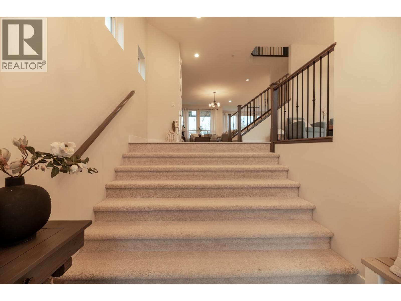 23855 103a, Maple Ridge, British Columbia  V2W 1G3 - Photo 2 - R3076684