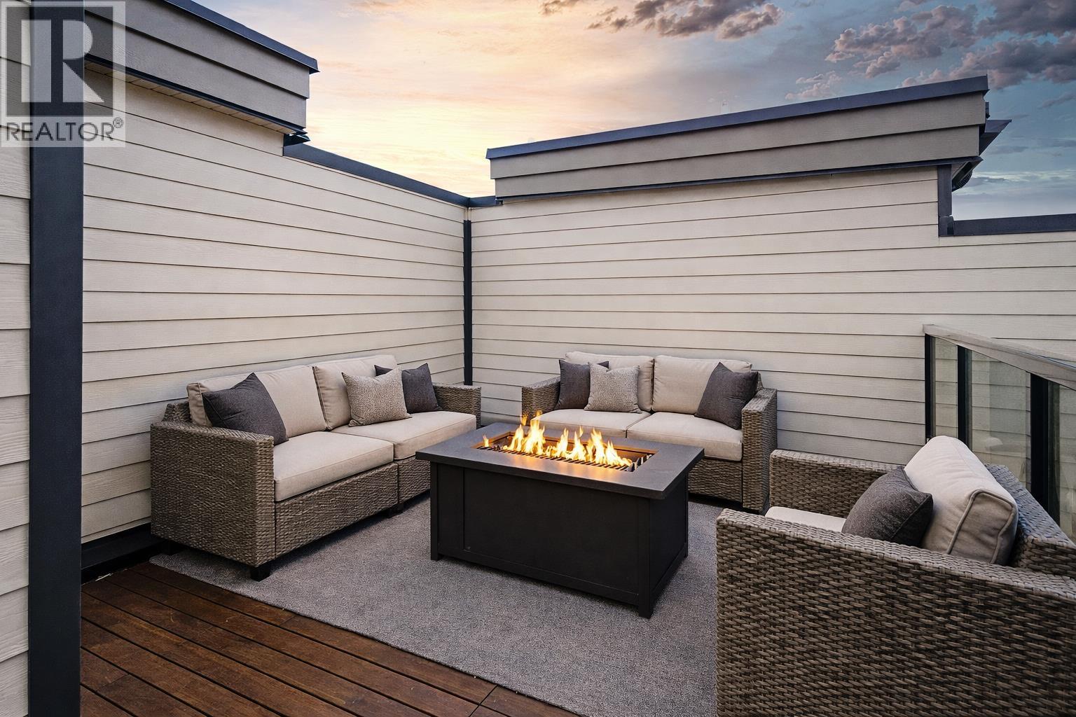 205 22720 119 Avenue, Maple Ridge, British Columbia  V2X 2Z8 - Photo 2 - R3076923