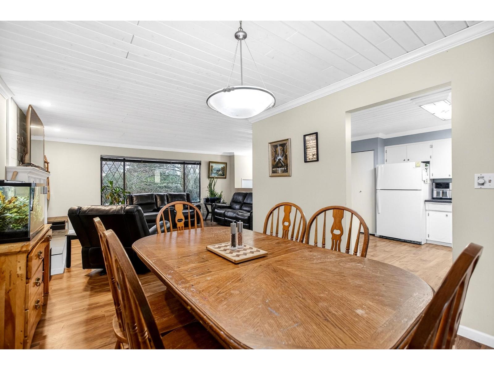 7768 Wren Street, Mission, British Columbia  V2V 3C4 - Photo 9 - R3077025