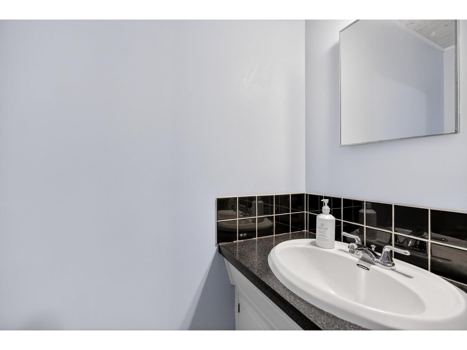 7768 Wren Street, Mission, British Columbia  V2V 3C4 - Photo 16 - R3077025