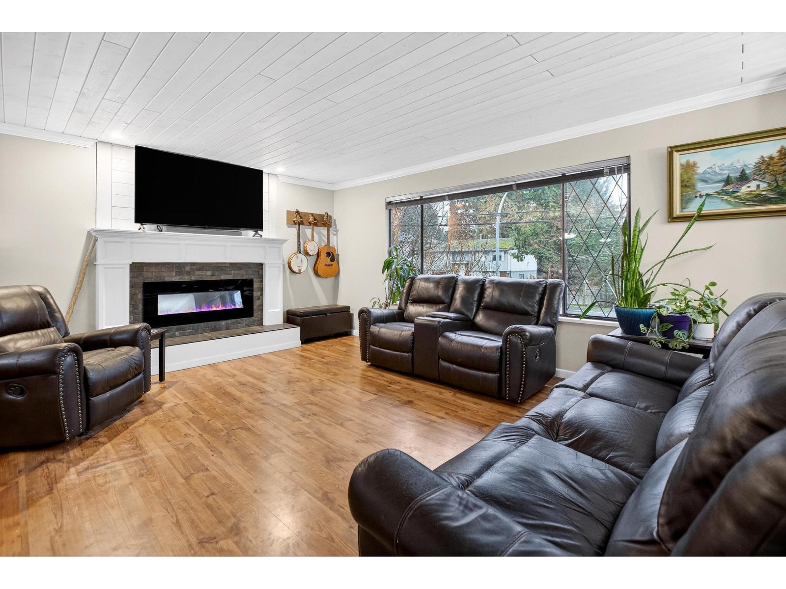 7768 Wren Street, Mission, British Columbia  V2V 3C4 - Photo 2 - R3077025