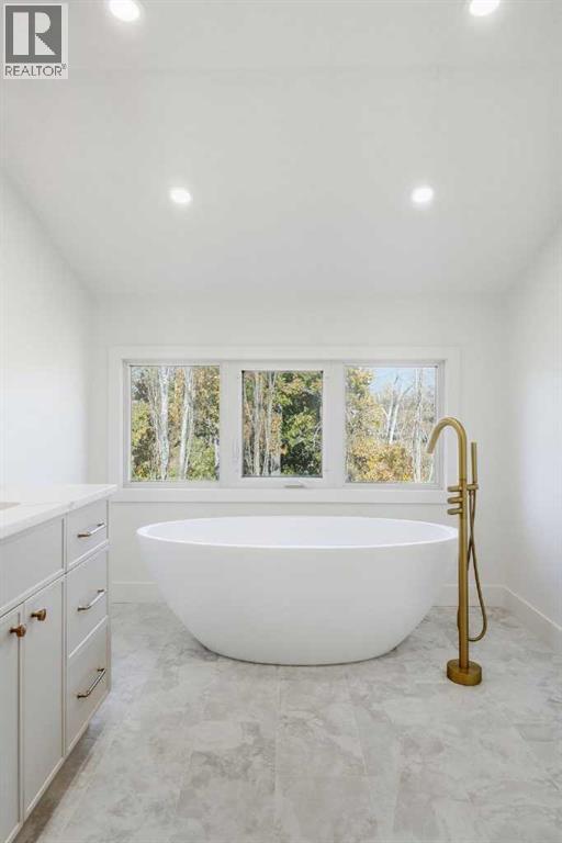 1016 Mapleglade Drive Se, Calgary, Alberta  T2G 2G6 - Photo 33 - A2275529