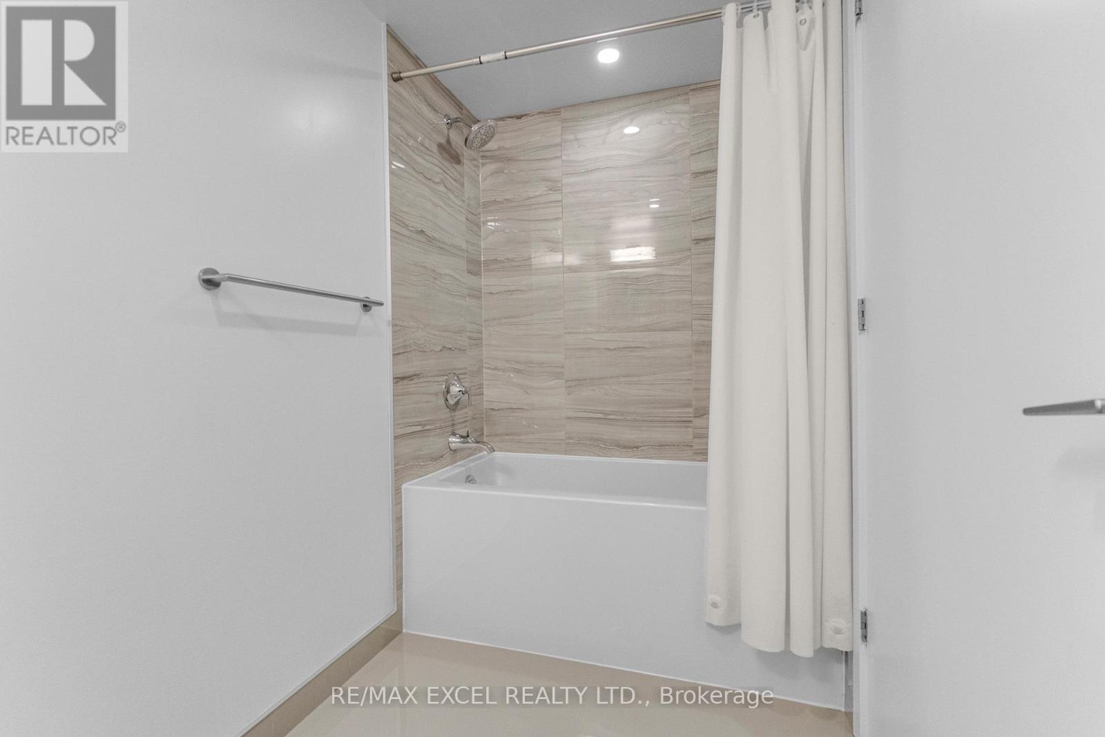 4005 - 39 Roehampton Avenue, Toronto, Ontario  M4P 1P9 - Photo 15 - C12633820