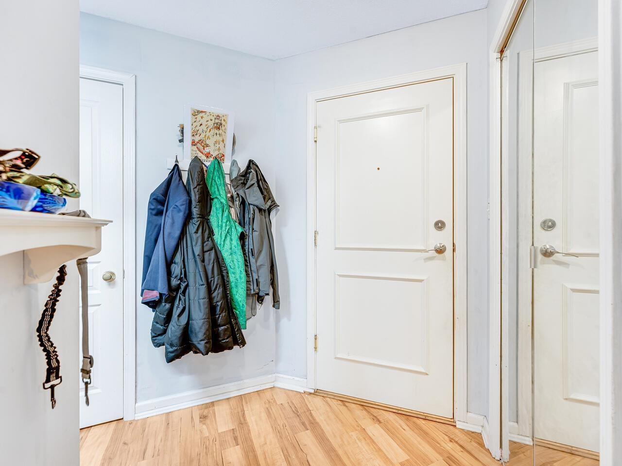 311 8139 121a Street, Surrey, British Columbia  V3W 0Z2 - Photo 3 - R3077118