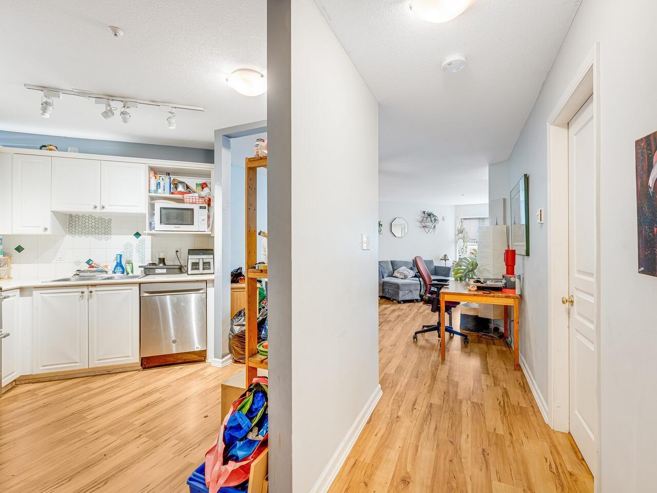 311 8139 121a Street, Surrey, British Columbia  V3W 0Z2 - Photo 4 - R3077118