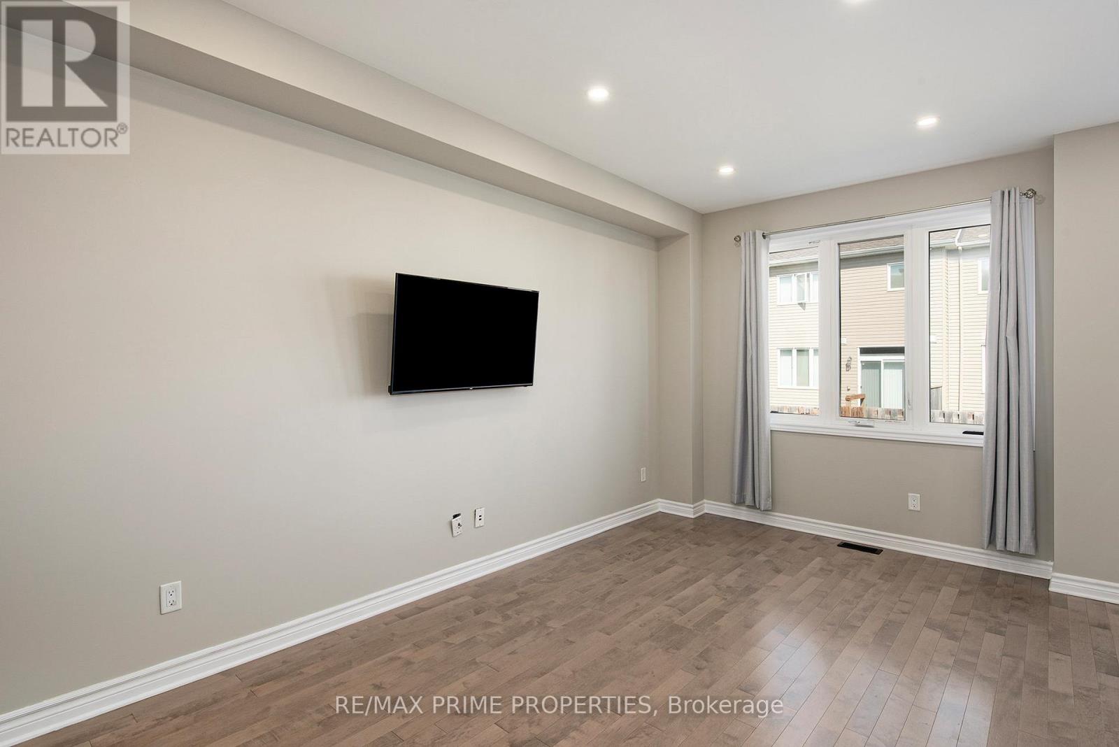 812 June Grass Street, Ottawa, Ontario  K4A 1H4 - Photo 17 - X12673536