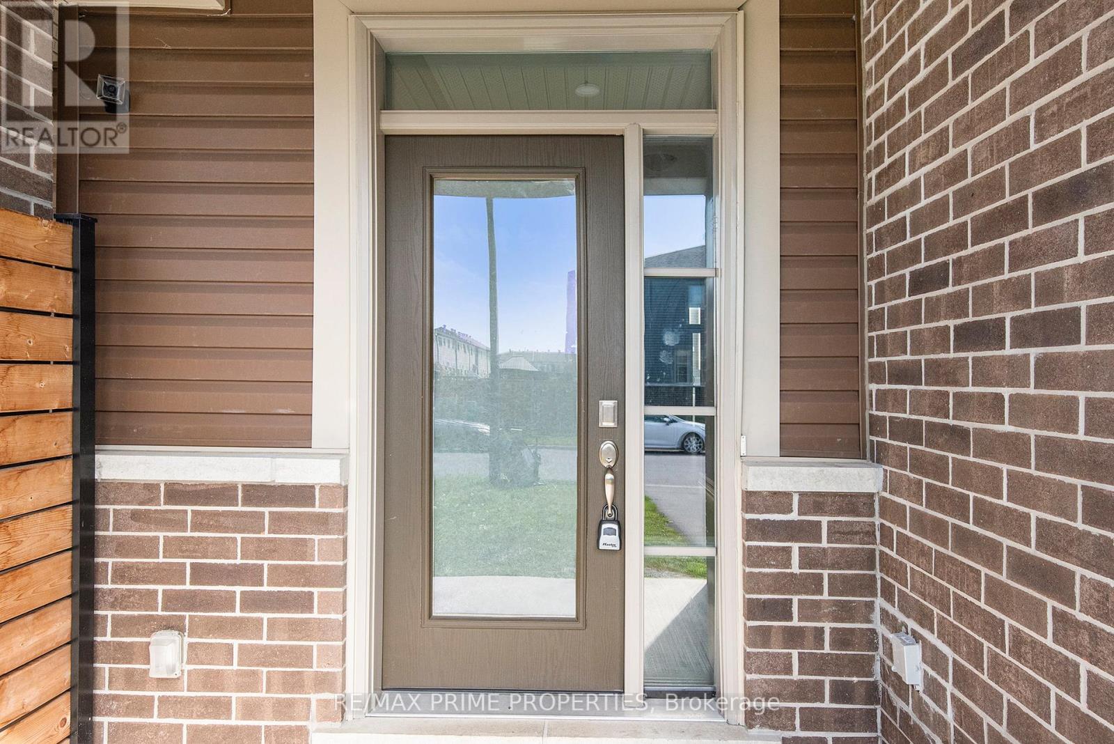 812 June Grass Street, Ottawa, Ontario  K4A 1H4 - Photo 2 - X12673536