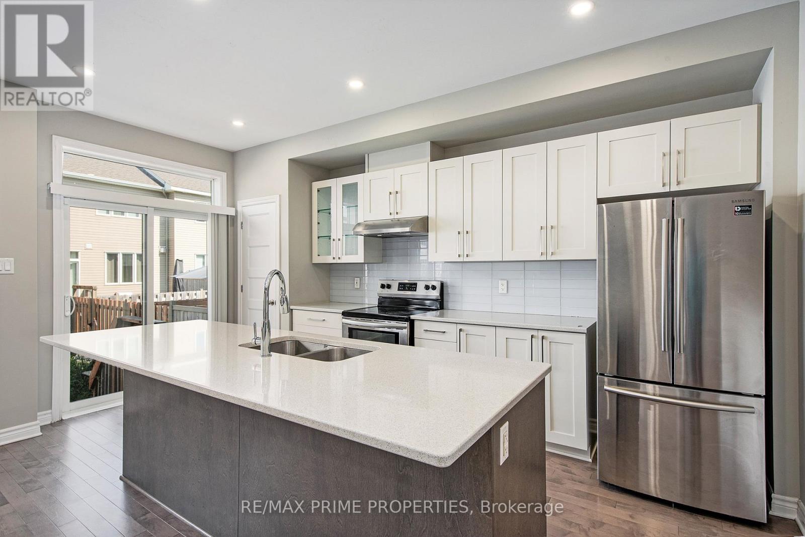 812 June Grass Street, Ottawa, Ontario  K4A 1H4 - Photo 6 - X12673536