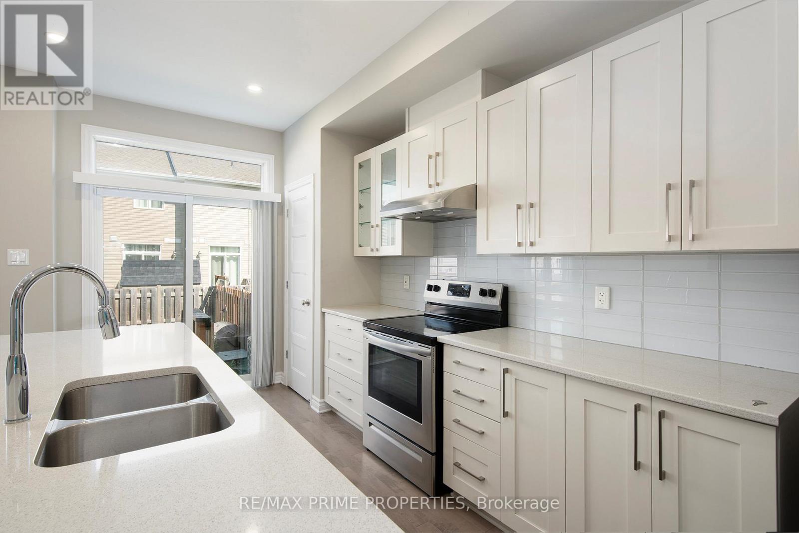 812 June Grass Street, Ottawa, Ontario  K4A 1H4 - Photo 7 - X12673536