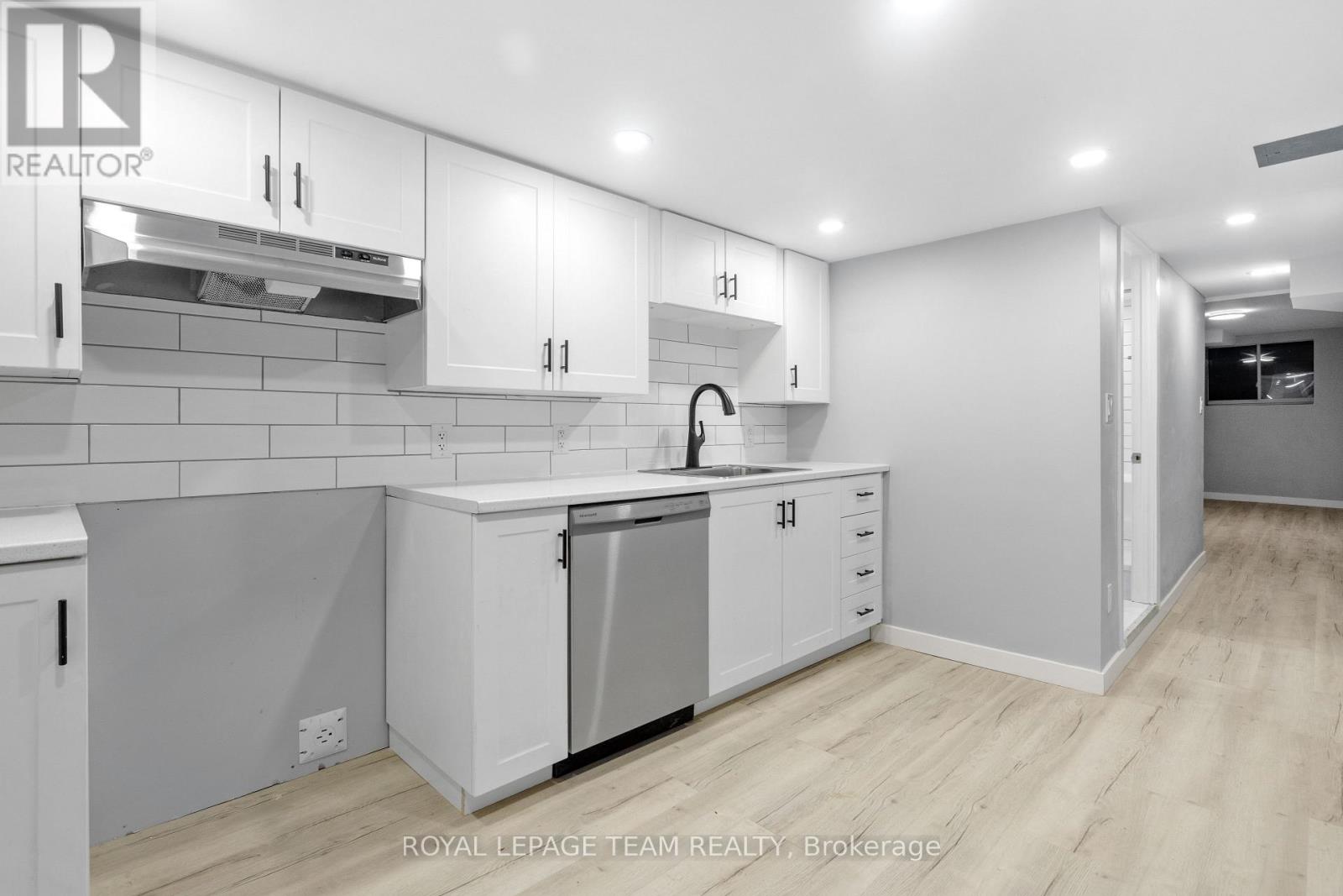 883 Somerset Street W, Ottawa, Ontario  K1R 6R6 - Photo 5 - X12673568