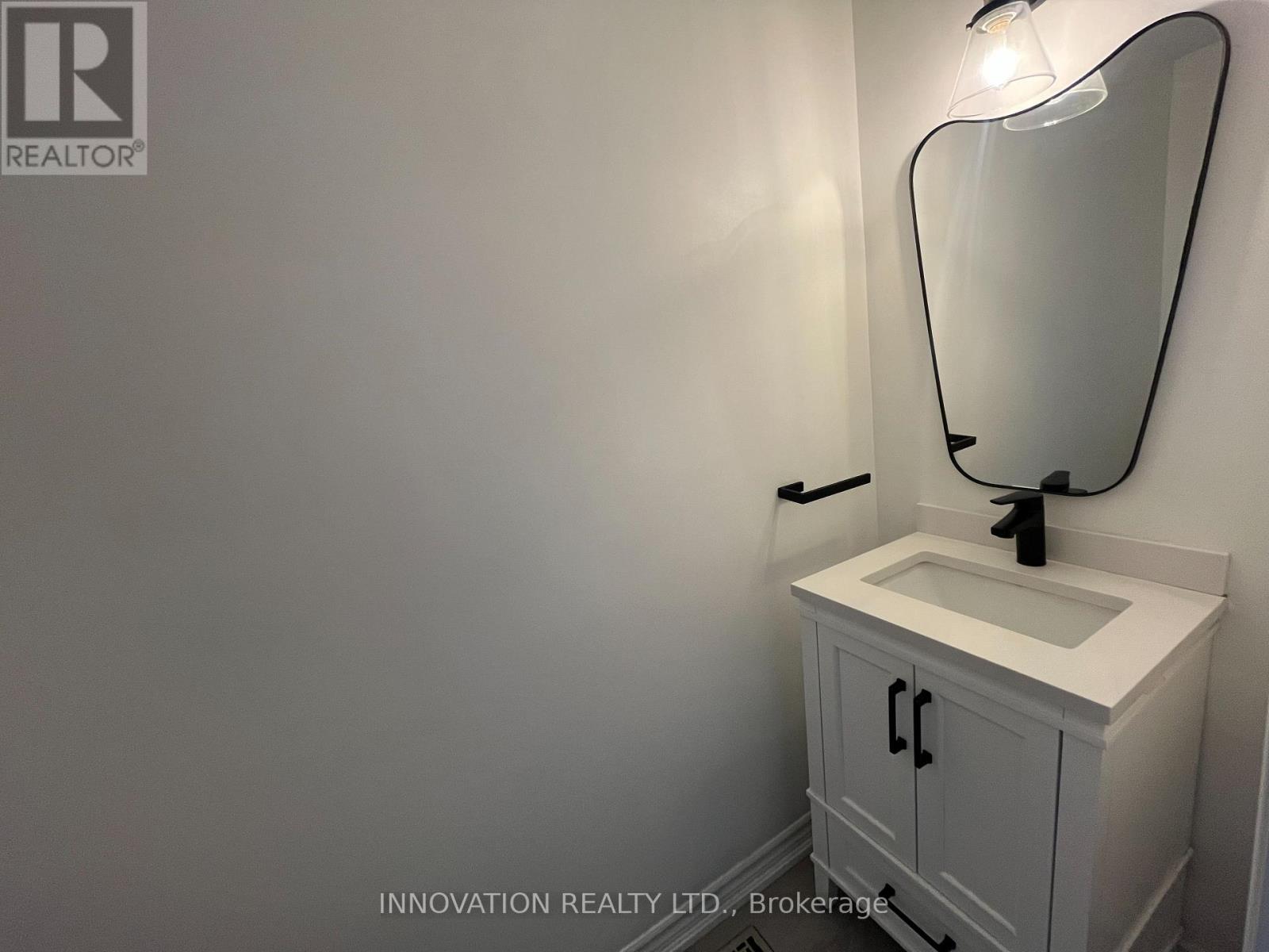 16 Santa Cruz Private, Ottawa, Ontario  K1G 6M4 - Photo 4 - X12673612