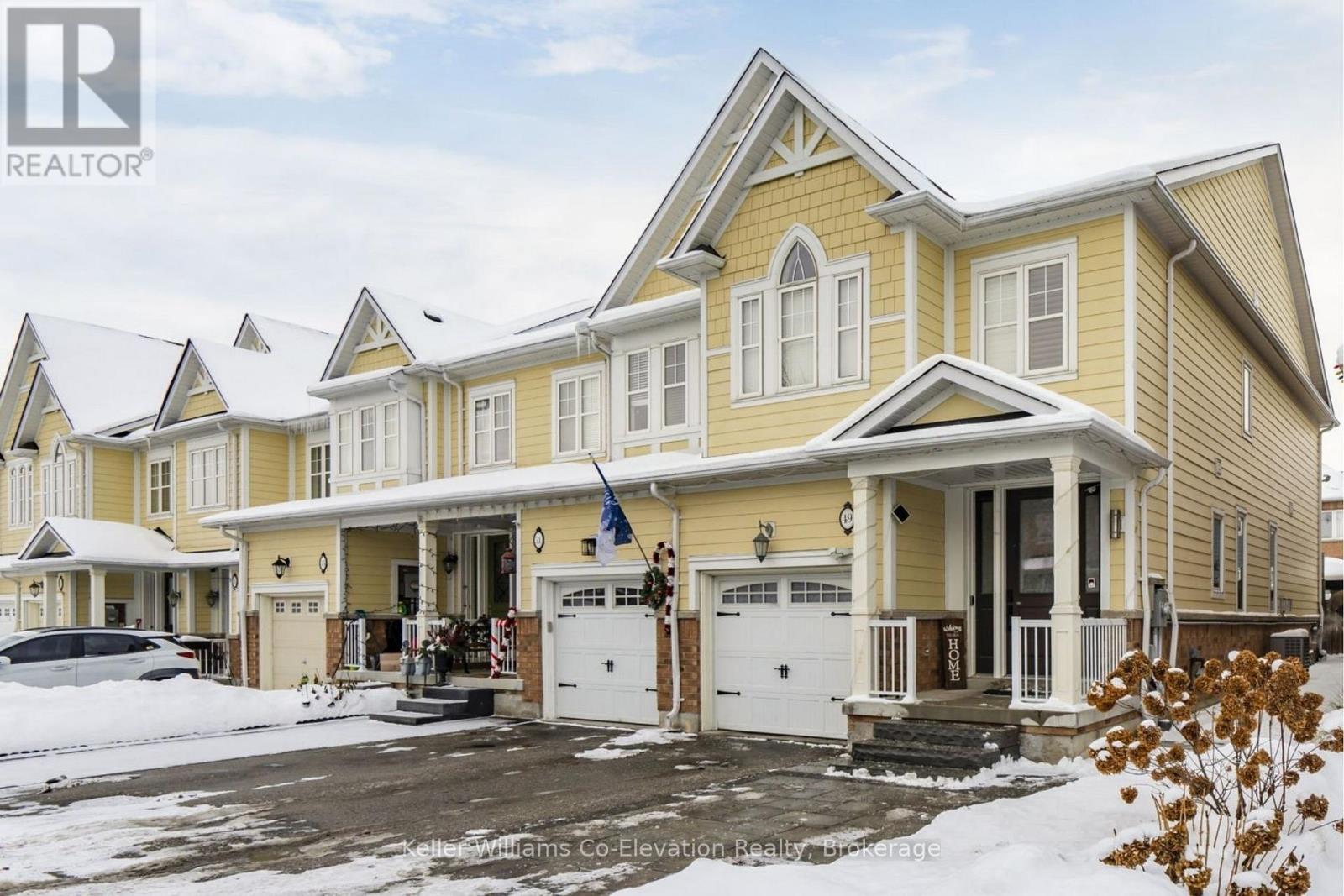 49 Gosnel Circle, Bradford West Gwillimbury, Ontario  L3Z 0G2 - Photo 2 - N12639380