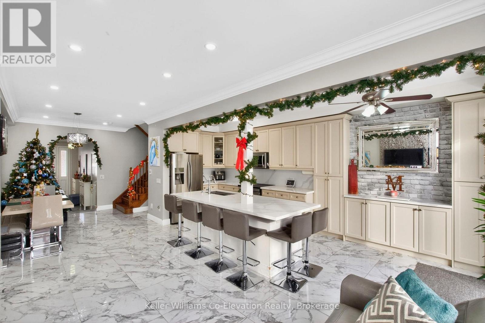 49 Gosnel Circle, Bradford West Gwillimbury, Ontario  L3Z 0G2 - Photo 8 - N12639380