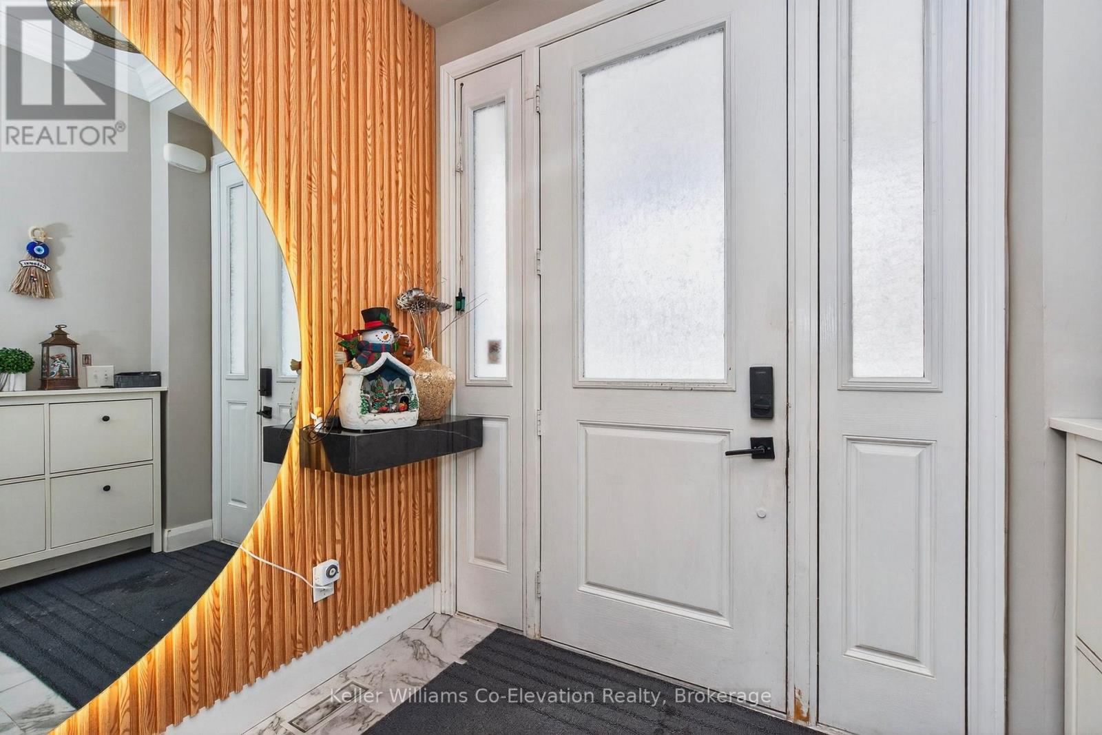 49 Gosnel Circle, Bradford West Gwillimbury, Ontario  L3Z 0G2 - Photo 4 - N12639380