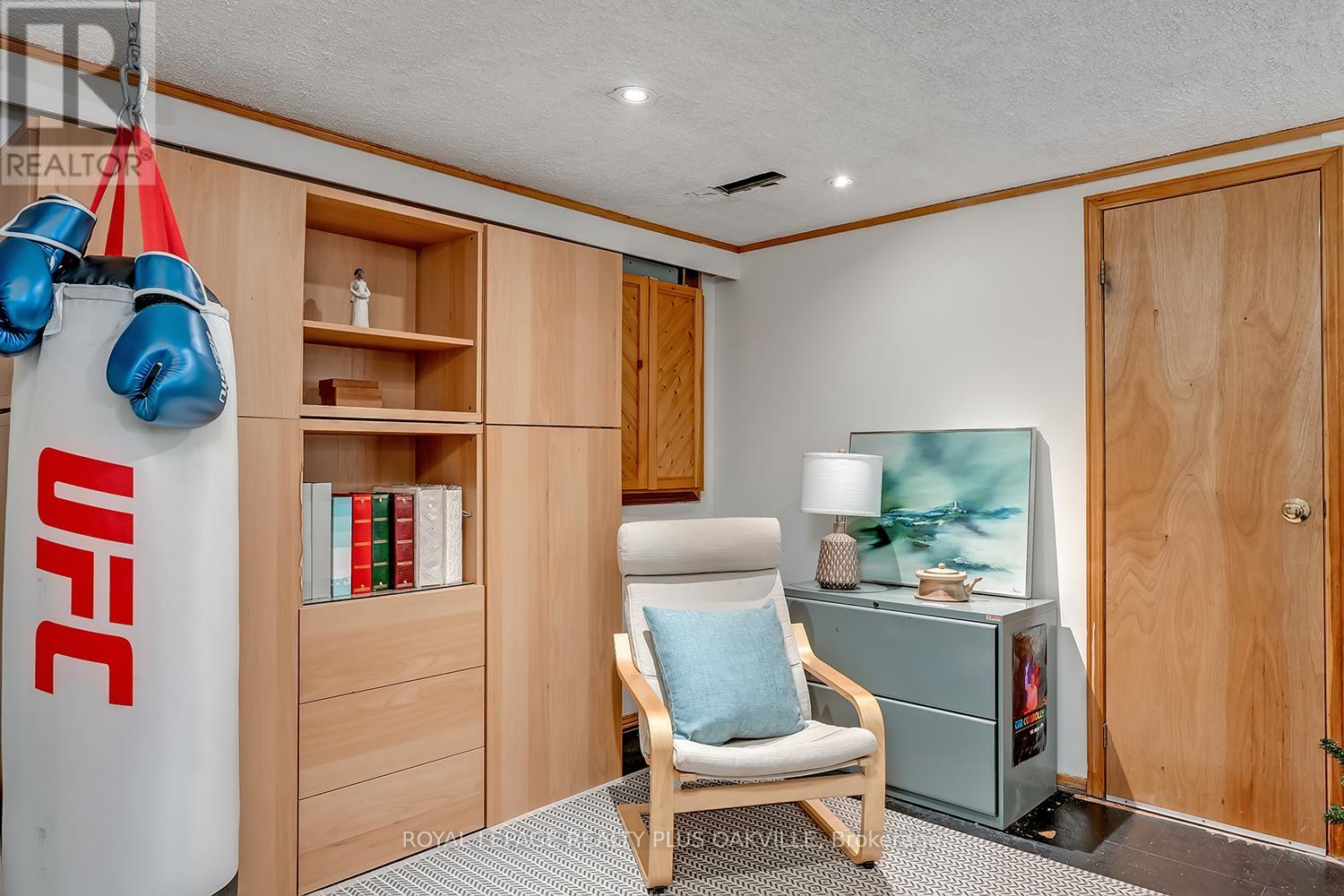 1343 Janina Boulevard, Burlington, Ontario  L7P 1K5 - Photo 29 - W12672334