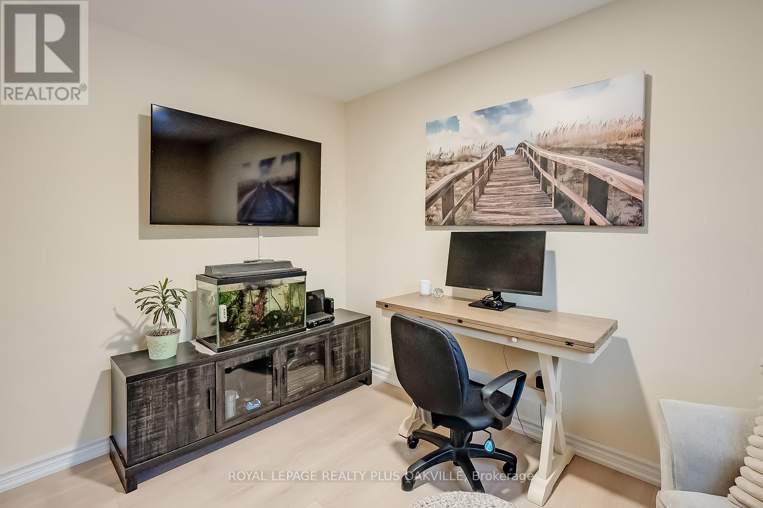 1343 Janina Boulevard, Burlington, Ontario  L7P 1K5 - Photo 18 - W12672334