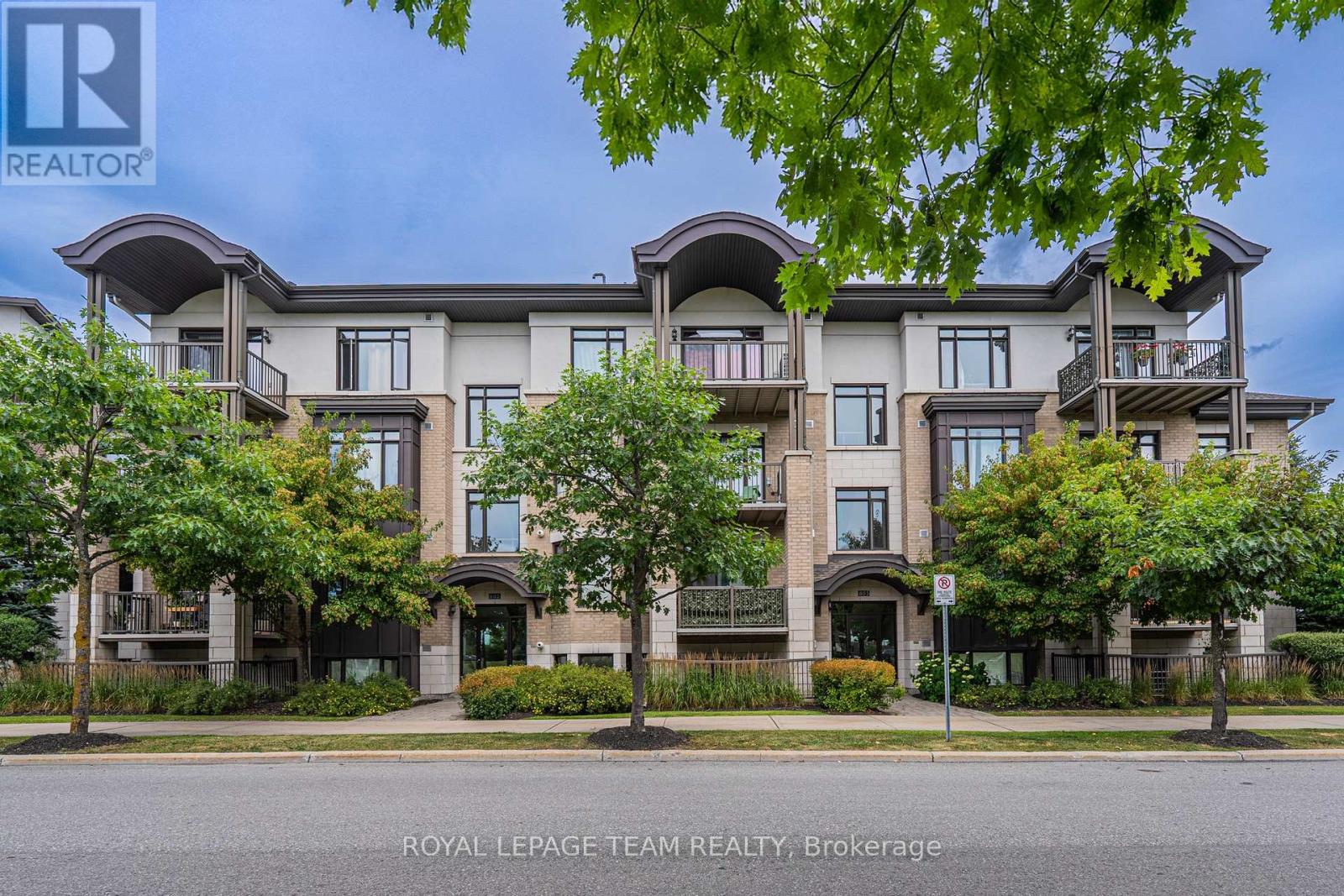 304 - 805 Beauparc Private, Ottawa, Ontario  K1J 0B5 - Photo 2 - X12456649