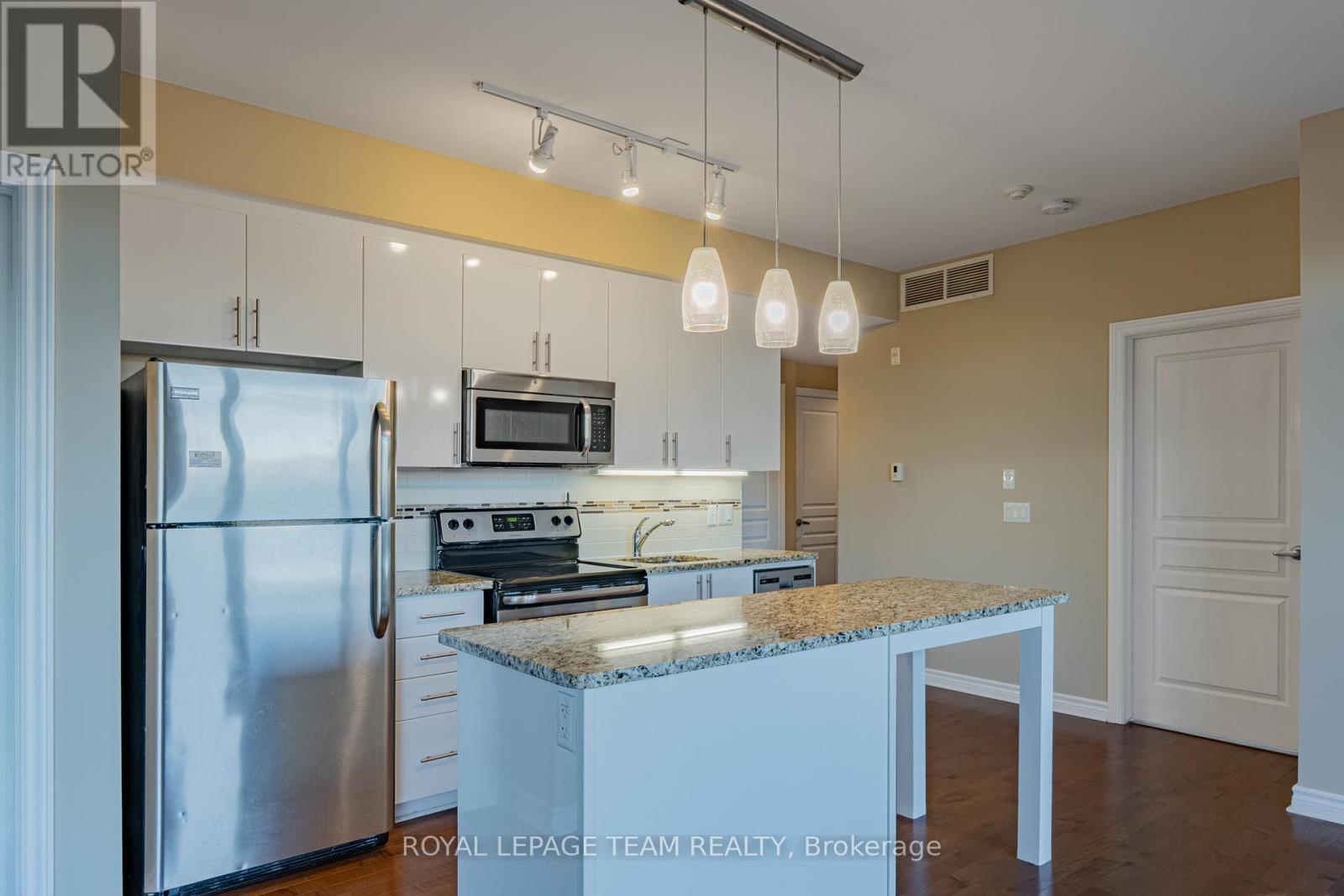 304 - 805 Beauparc Private, Ottawa, Ontario  K1J 0B5 - Photo 18 - X12456649