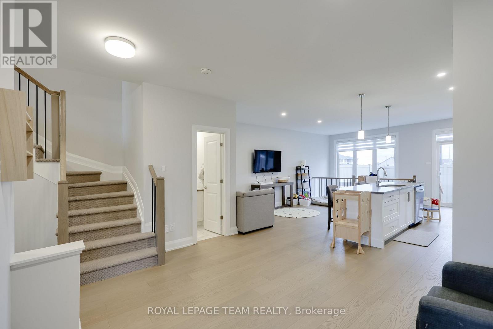 724 Ploughman Place, Ottawa, Ontario  K2S 3C5 - Photo 14 - X12478836